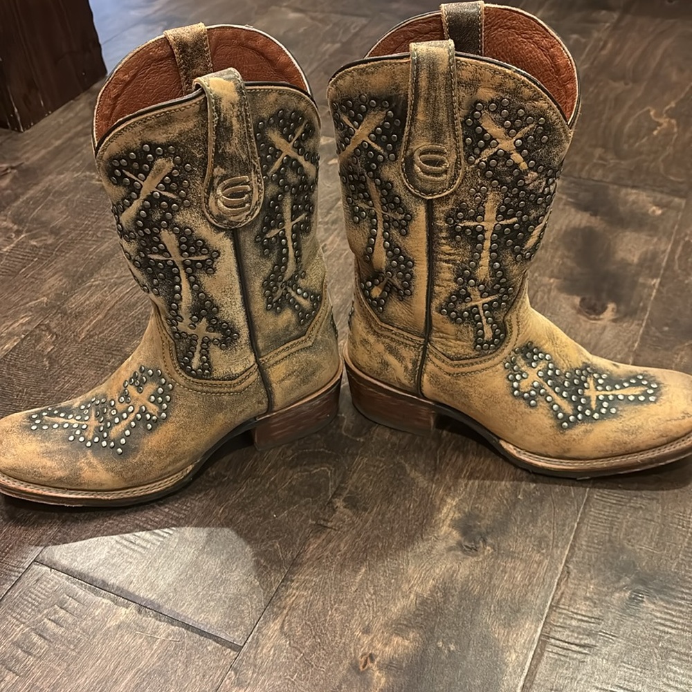 Dan Post Western Cowboy Boots w/ Crosses - Picture 3 of 7